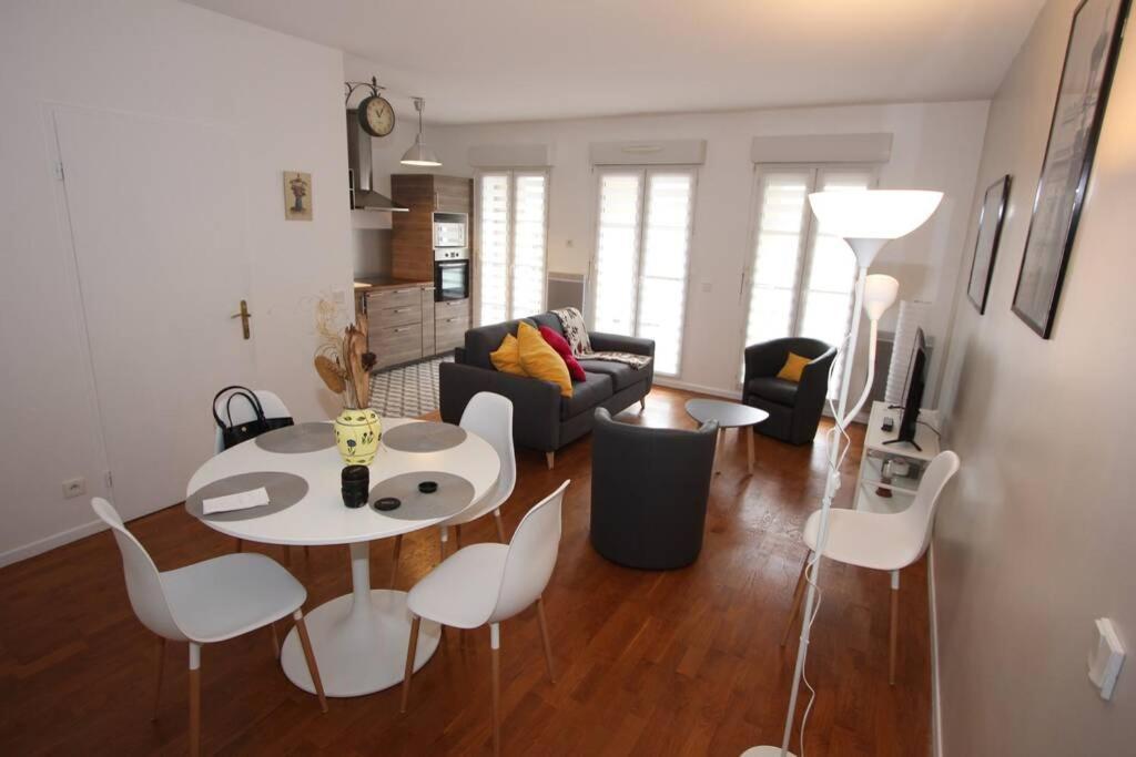Sloan Square Apartment Bmyguest Serris Buitenkant foto